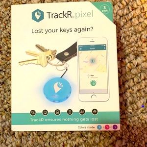 New! 2 boxes with 8 item trackers inside!